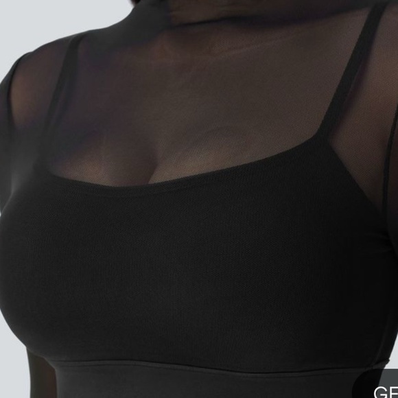 Halara Black Sheer Long Sleeve Crop Top NWT Size Xsmall - Picture 4 of 6